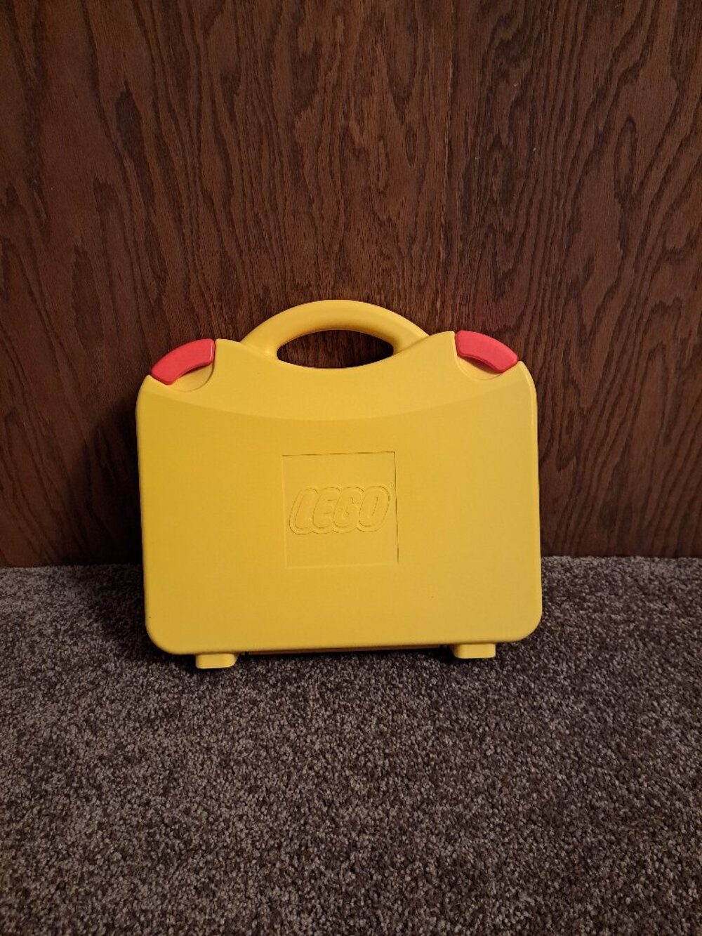 2018 LEGO Classic Creative Suitcase (10713) filled with an assortment of Legos